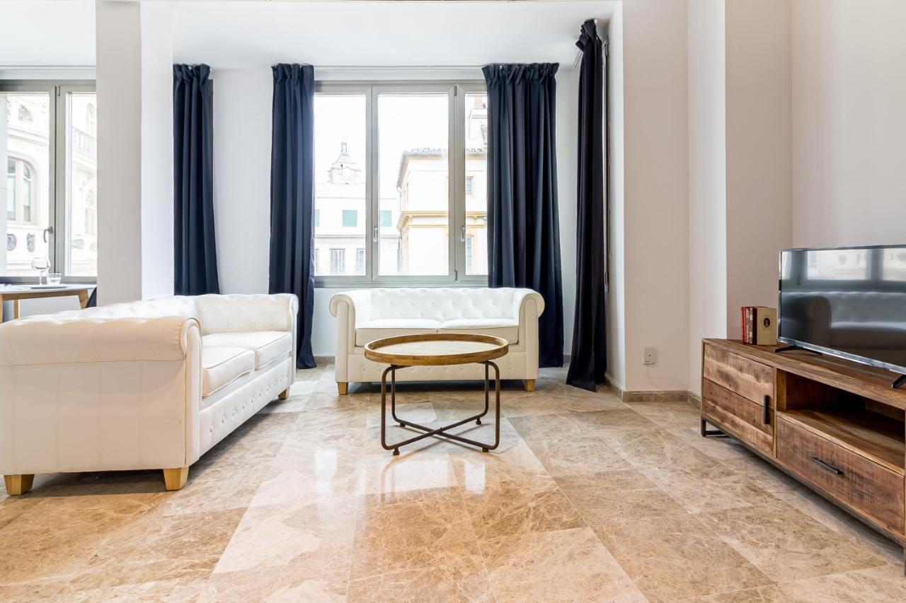Saenz Suites Gallery By Bossh! Apartments مالقة المظهر الخارجي الصورة