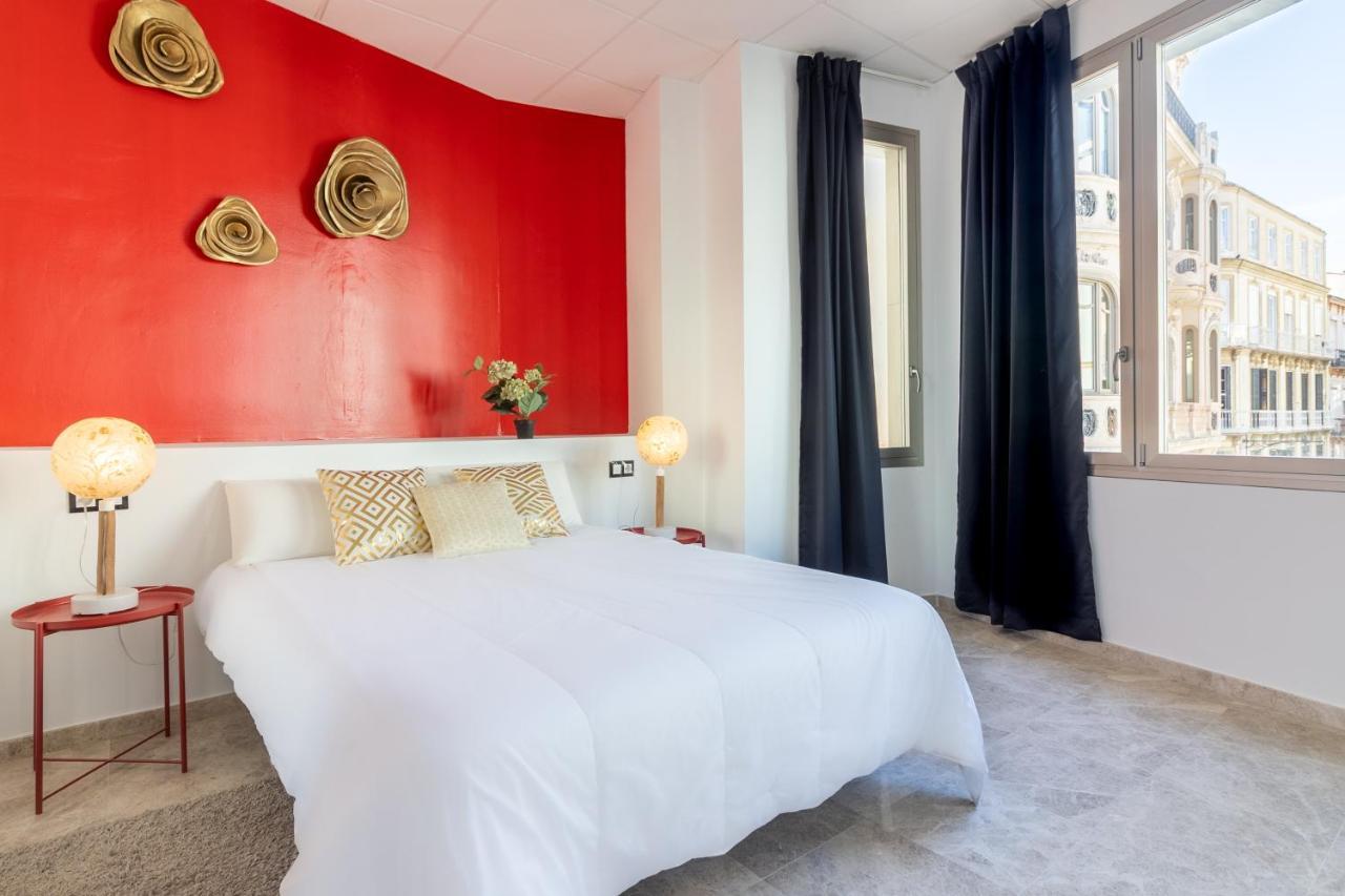 Saenz Suites Gallery By Bossh! Apartments مالقة المظهر الخارجي الصورة