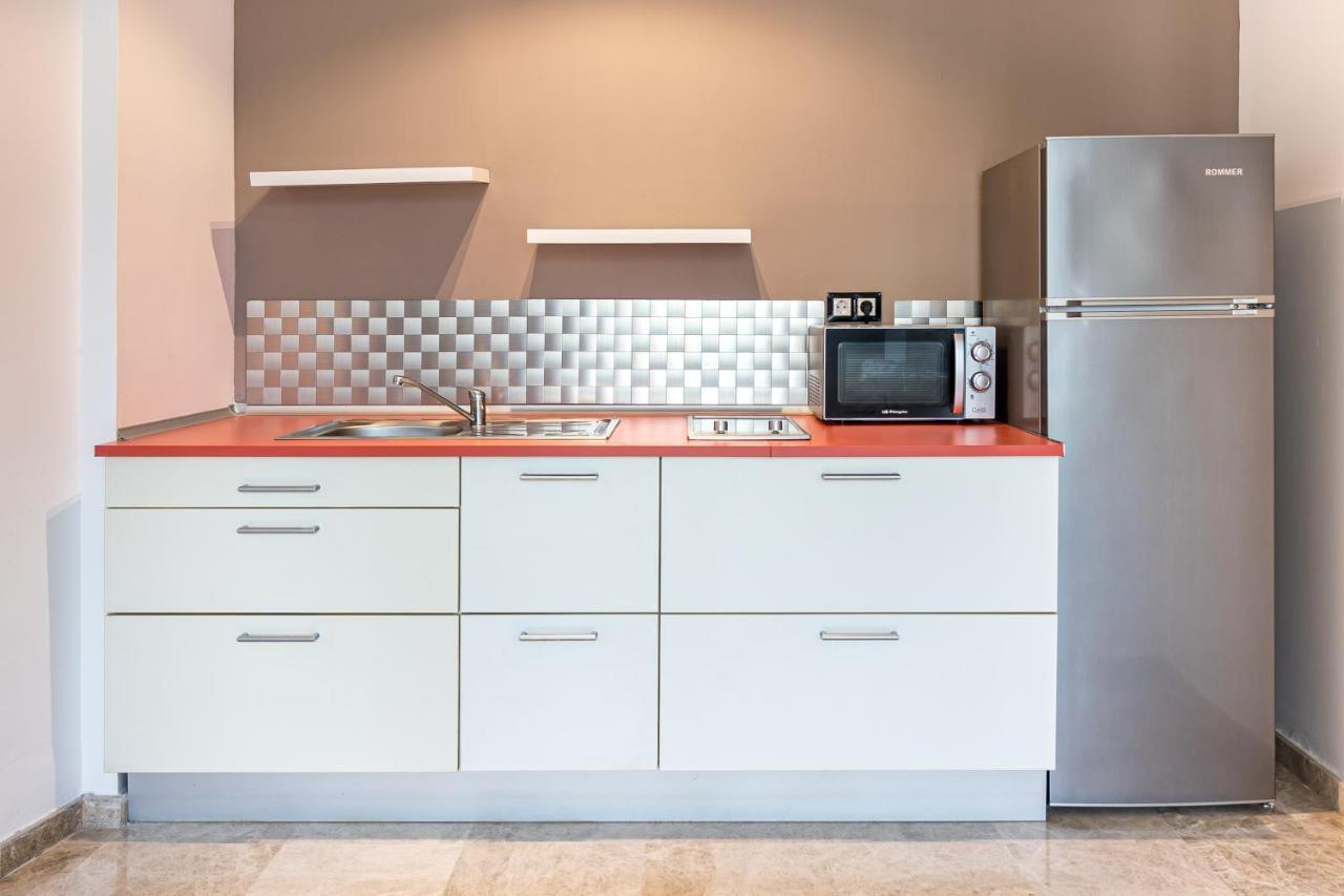 Saenz Suites Gallery By Bossh! Apartments مالقة المظهر الخارجي الصورة
