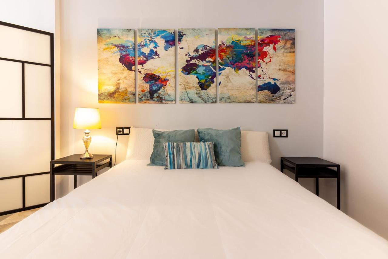 Saenz Suites Gallery By Bossh! Apartments مالقة المظهر الخارجي الصورة