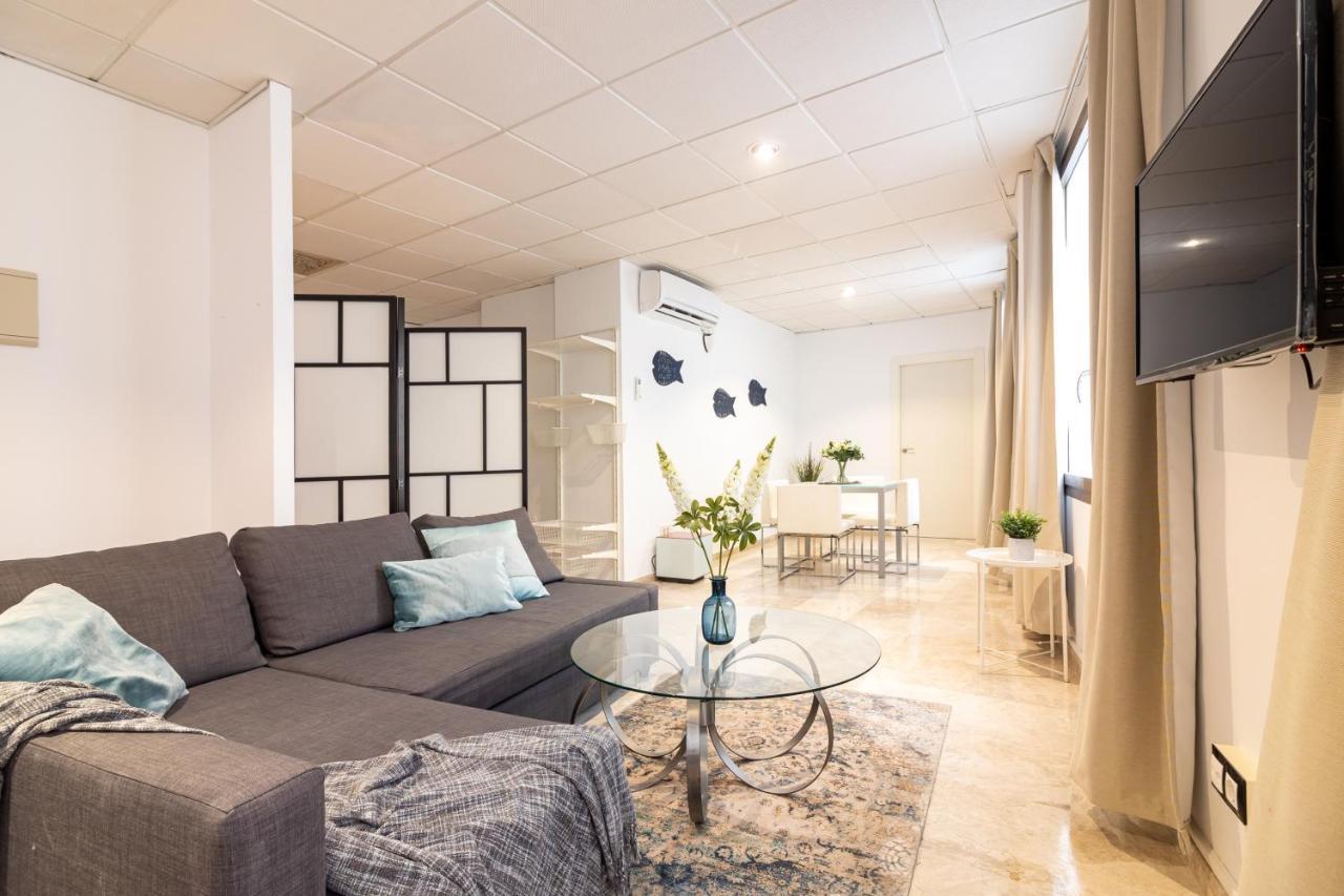 Saenz Suites Gallery By Bossh! Apartments مالقة المظهر الخارجي الصورة