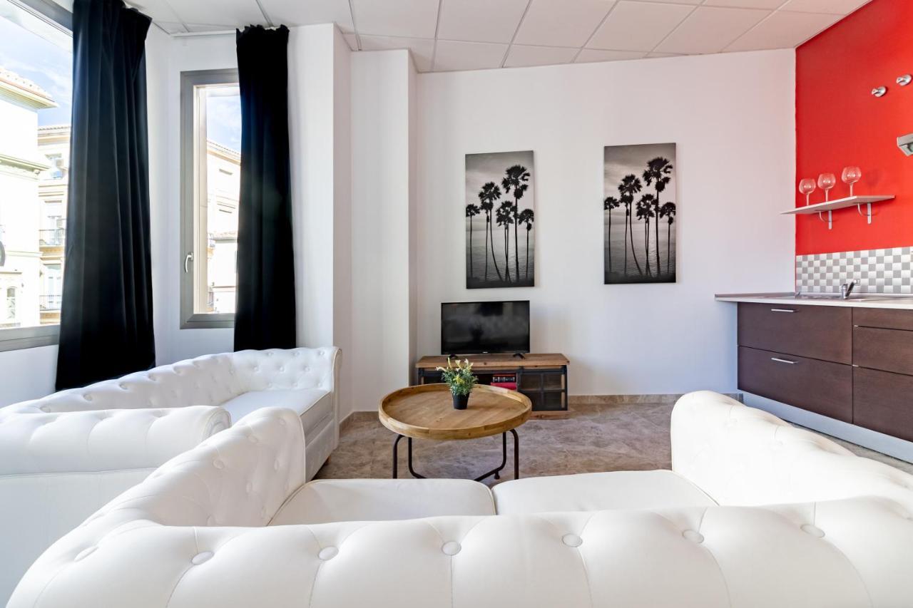 Saenz Suites Gallery By Bossh! Apartments مالقة المظهر الخارجي الصورة