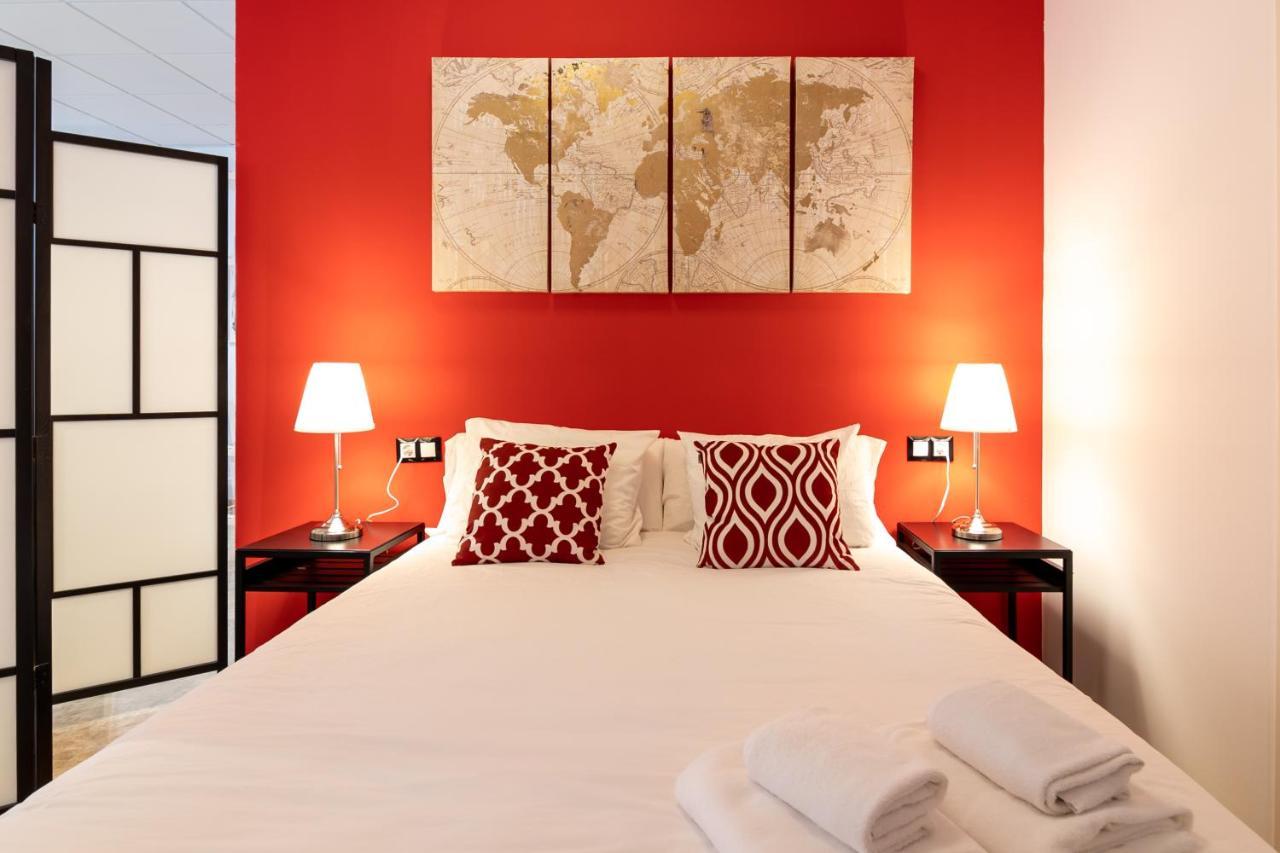 Saenz Suites Gallery By Bossh! Apartments مالقة المظهر الخارجي الصورة