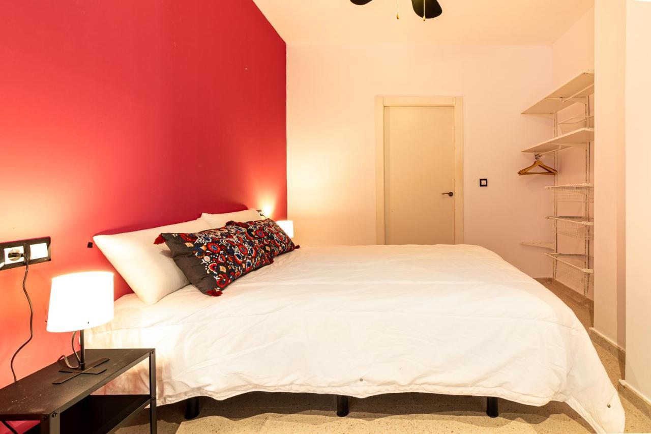 Saenz Suites Gallery By Bossh! Apartments مالقة المظهر الخارجي الصورة