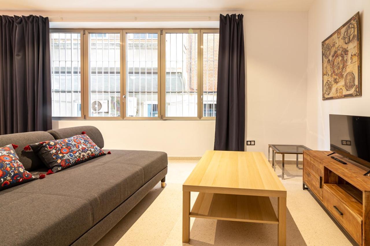 Saenz Suites Gallery By Bossh! Apartments مالقة المظهر الخارجي الصورة