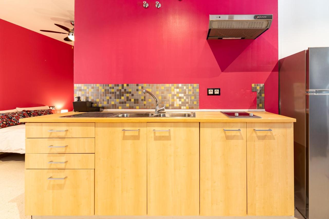 Saenz Suites Gallery By Bossh! Apartments مالقة المظهر الخارجي الصورة