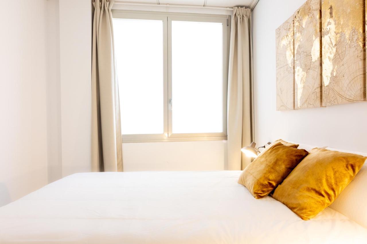 Saenz Suites Gallery By Bossh! Apartments مالقة المظهر الخارجي الصورة
